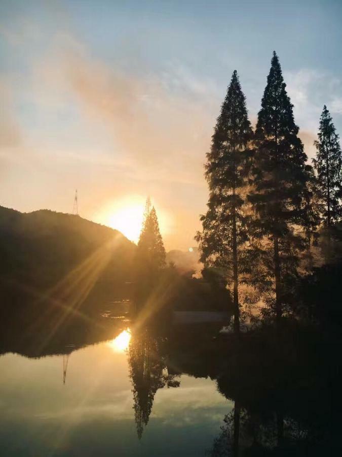 Вилла Mogan Mountain Xiaomusensen Deqing Экстерьер фото